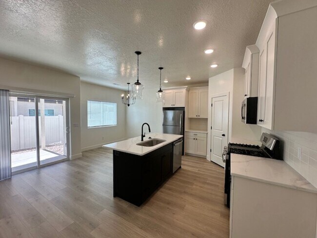 Building Photo - Move-In Discount - 3 Bed - 2.5 Bath, Brand New Construction