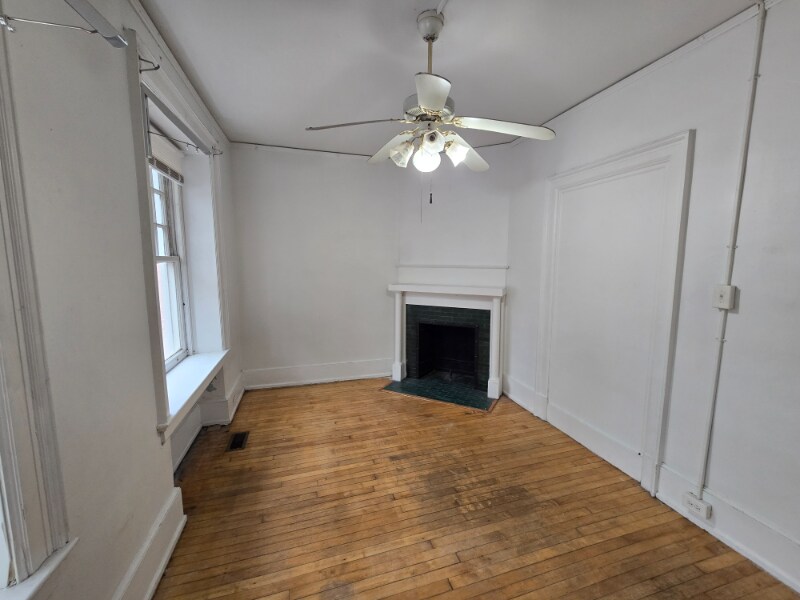 Building Photo - 1103 W Franklin St