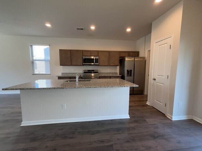 Building Photo - 1012 Berry Patch Cir