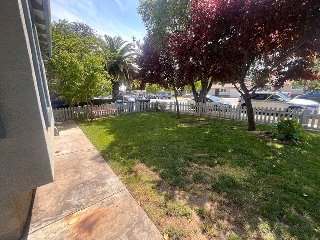 Building Photo - Charming 4 bedroom 2 bath for Rent!