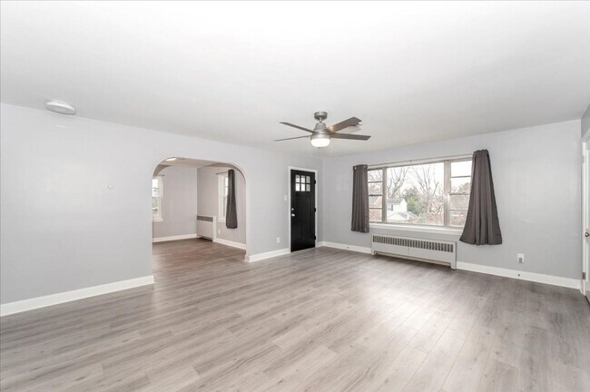 Building Photo - 116-118 Linden Avenue