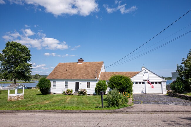 Building Photo - 191 Masons Island Rd
