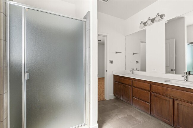 Building Photo - 40484 Bollinger Pl