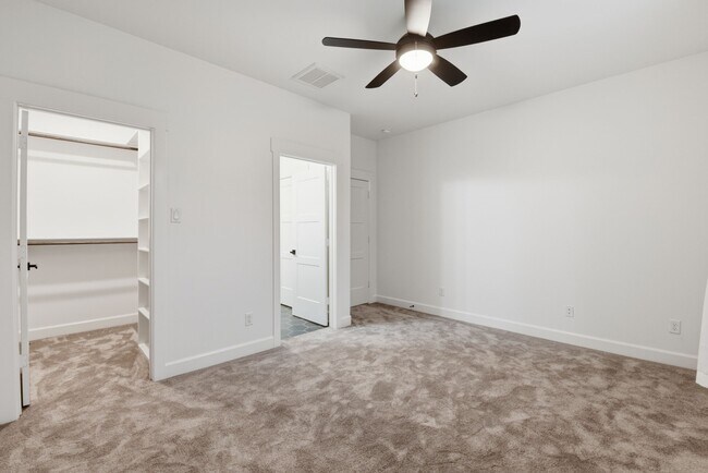 Building Photo - 19330 Veterans Rd