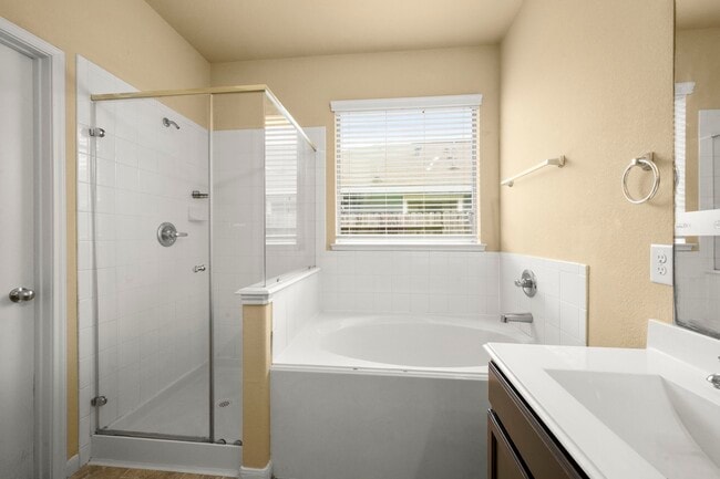 Building Photo - 2313 Shady Tree Ln