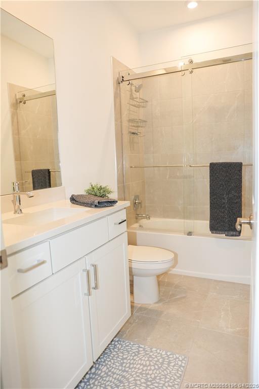 Building Photo - 950 SW Pr Ave