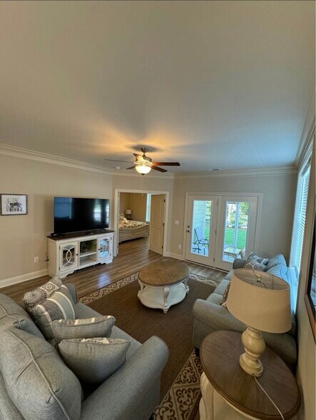 Building Photo - 81 Delray Dr
