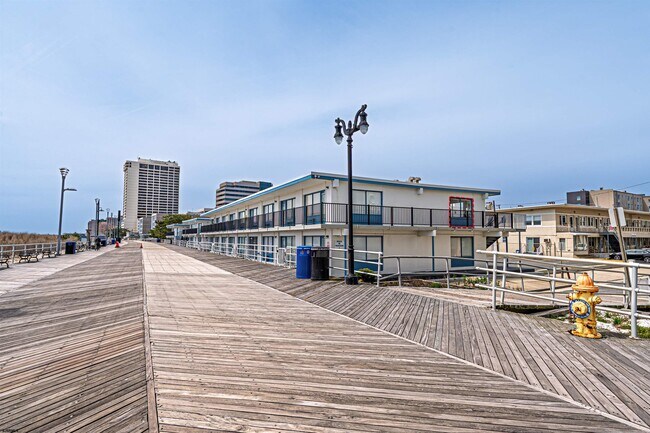 Building Photo - 3501 Boardwalk