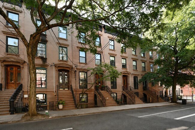 Building Photo - 1009 Garden St