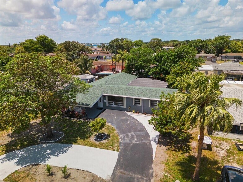 Building Photo - 7211 Shalimar St