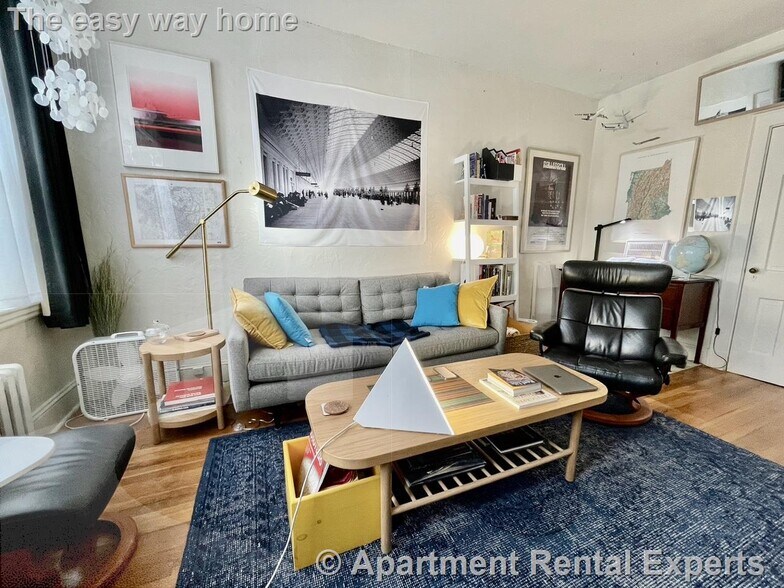 Building Photo - 73 Martin St