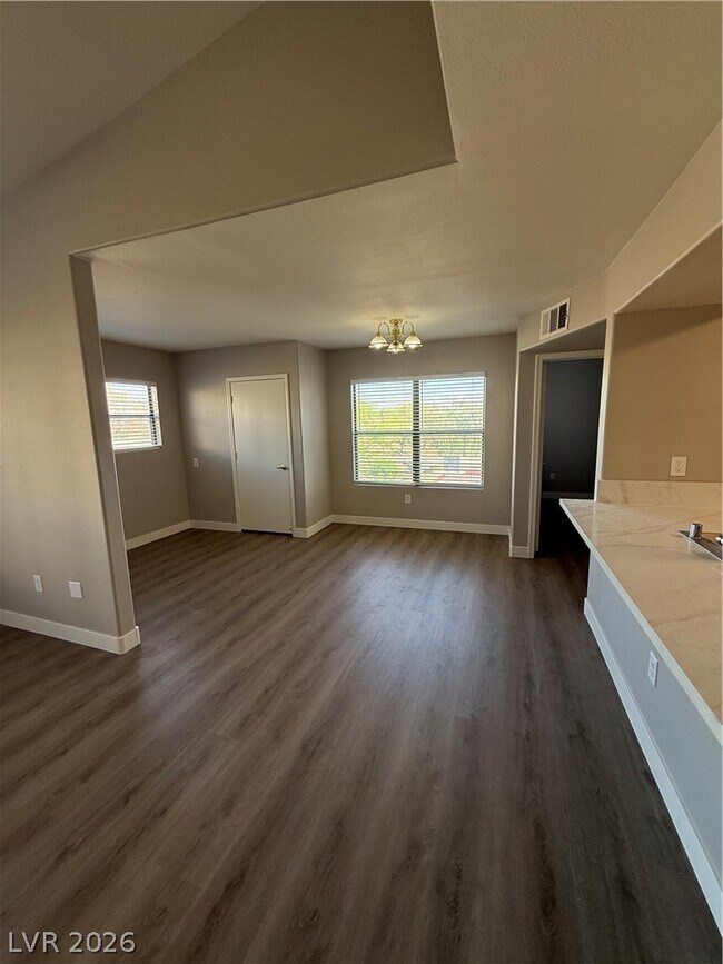 Building Photo - 45 Maleena Mesa St