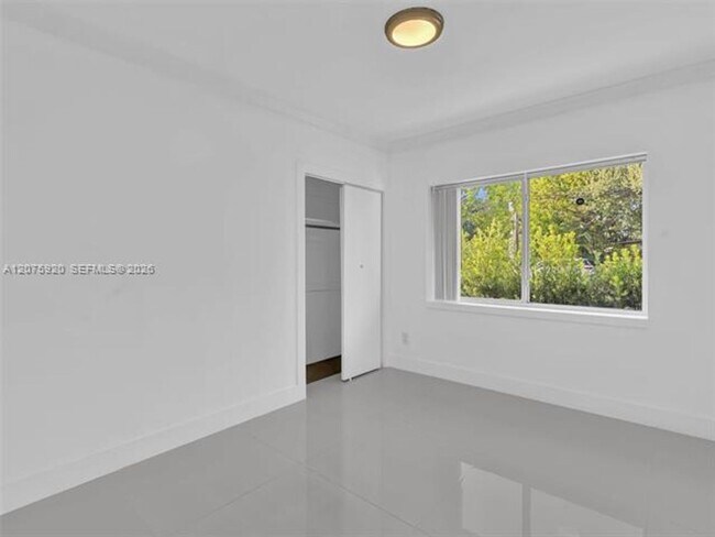 Building Photo - 1647 NE 146th St