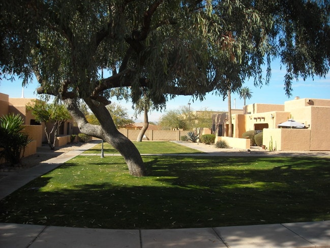 Building Photo - Westgreen Town Homes