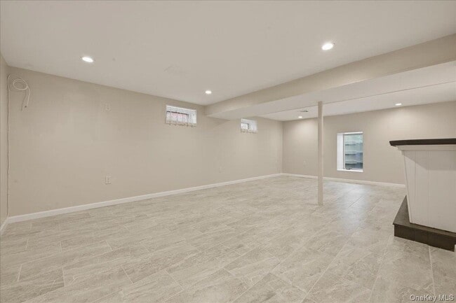 Building Photo - 18 Durham Rd