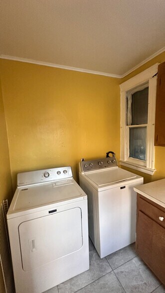 Building Photo - 84 Elmwood Ave