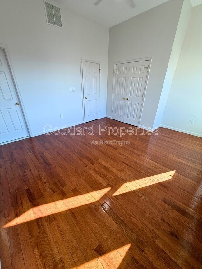 Building Photo - 12 E 22nd St