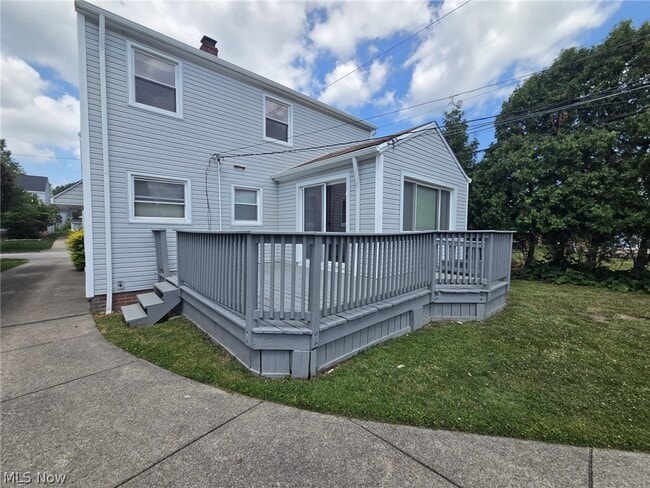 Building Photo - 2413 Elmdale Rd