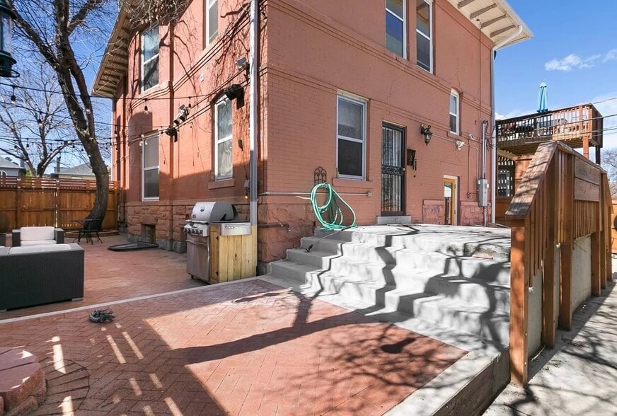 Building Photo - 1748 N High St