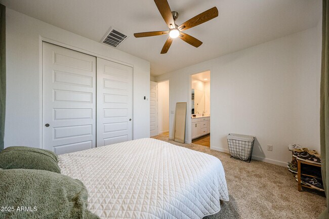 Building Photo - 8334 E Paloma Ave