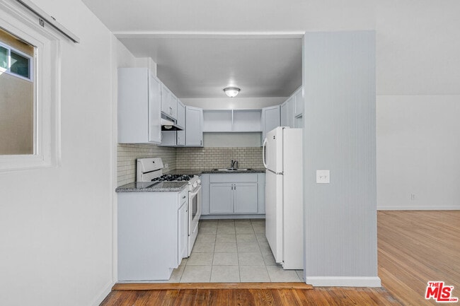 Building Photo - 4733 Lexington Ave