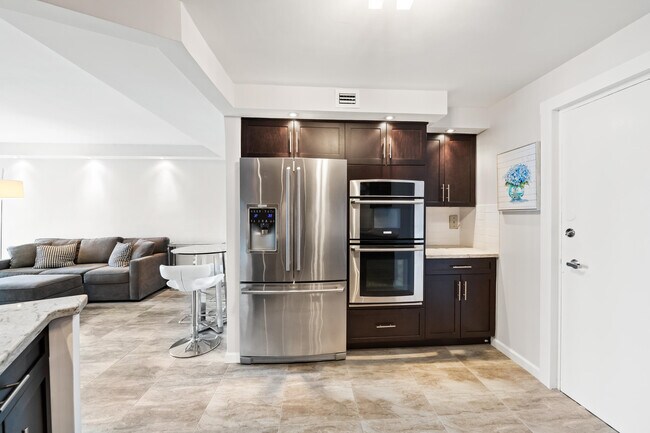 Building Photo - 3800 Galt Ocean Dr