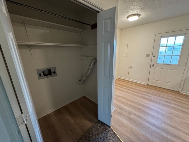 Building Photo - 107 Grogan Cir