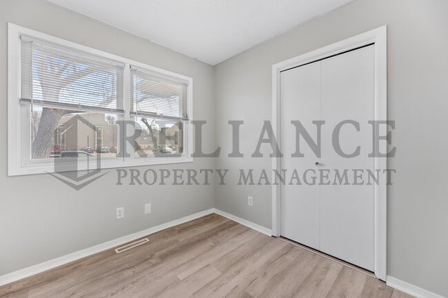 Building Photo - 605 S Kessler St