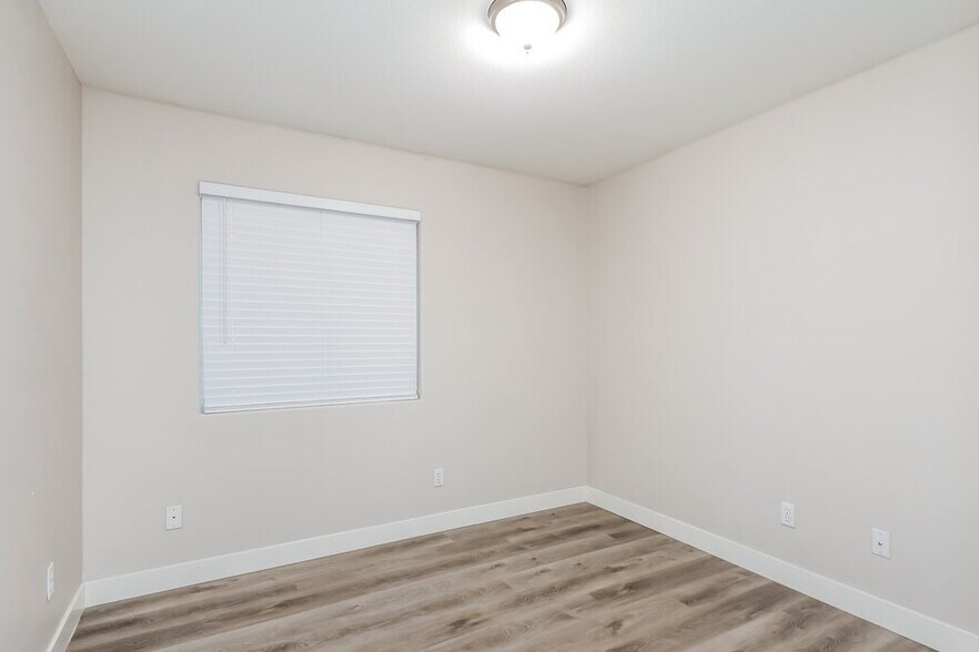 Building Photo - 7425 Flat Rock St