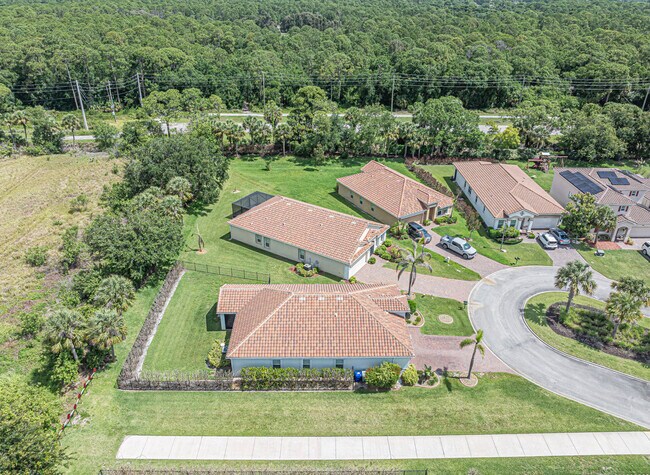 Building Photo - 1821 Berkshire Cir SW