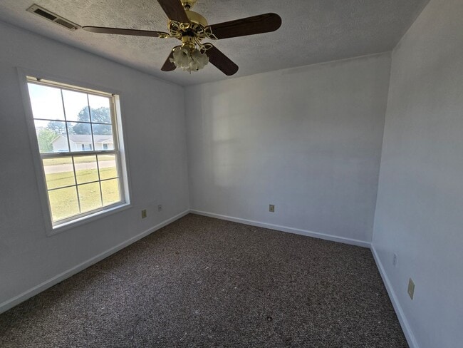 Building Photo - 190 Bahia Ln