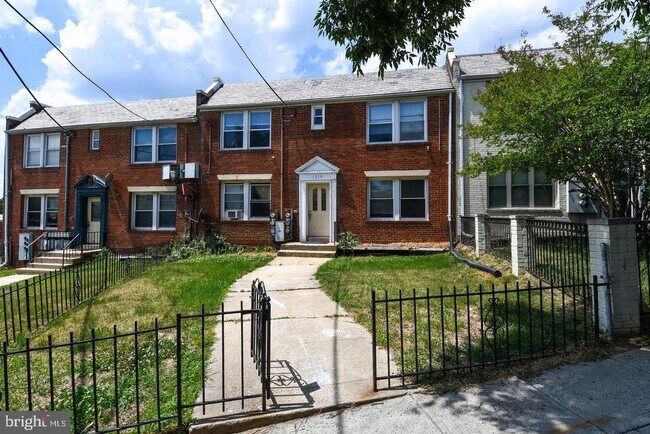 Building Photo - 1314 Downing Pl NE