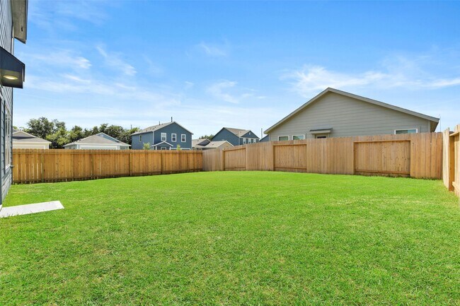 Building Photo - 12403 Mountain Daisy Rd