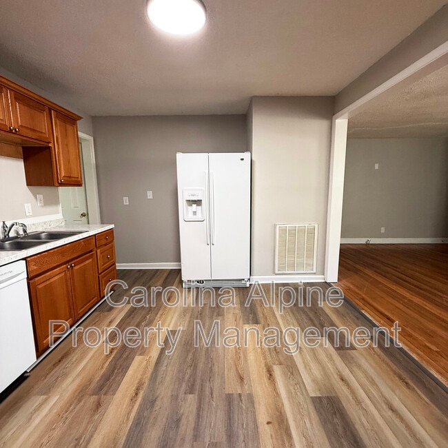 Building Photo - 409 S Merritt Ave