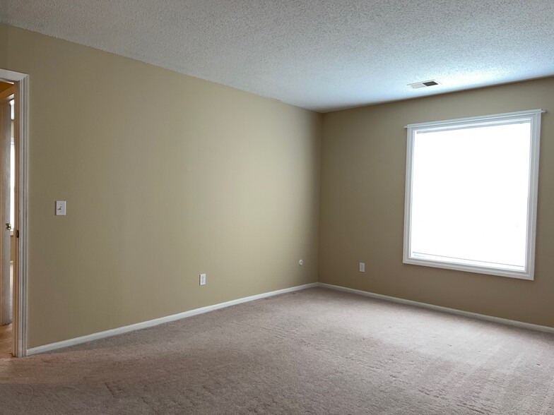 Building Photo - 5802 Ryewyck Dr