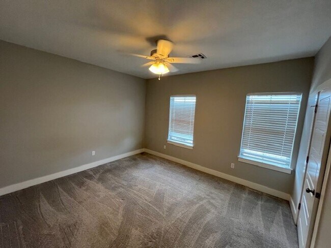 Building Photo - 5030 S Prien Lake Rd