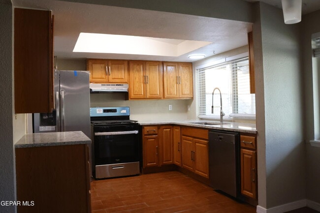 Building Photo - 6704 La Cadena Dr