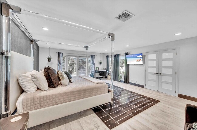 Building Photo - 2323 Delmar Pl