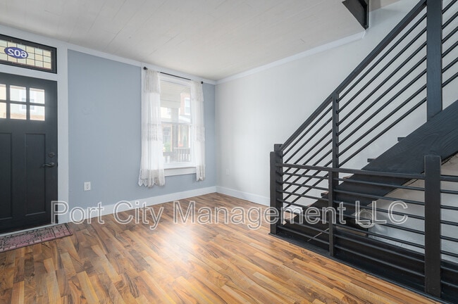 Building Photo - 602 Harding Pl
