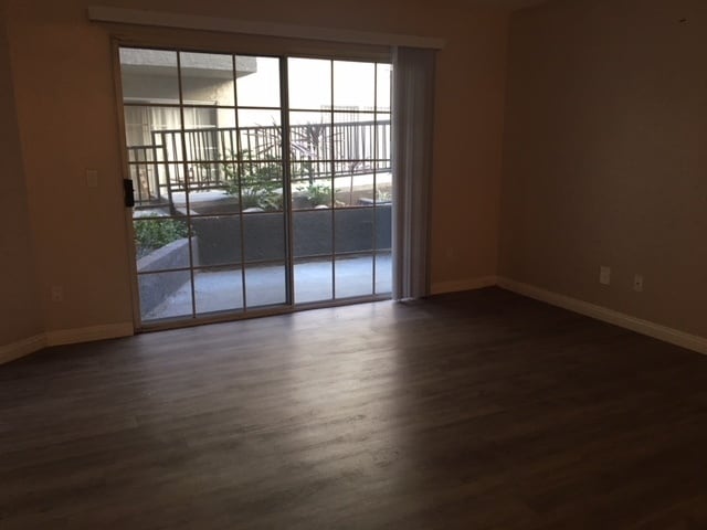 Interior Photo - 11030