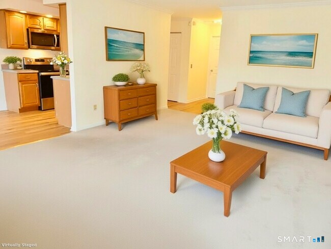 Building Photo - 50 Aiken St