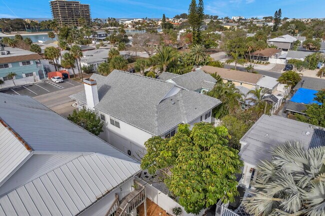 Building Photo - FURNISHED AVAILABLE JANUARY 2026. Beach Re...