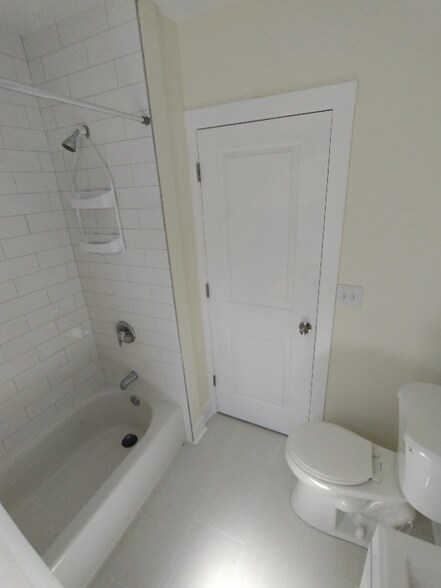 Building Photo - 2643 12th Ave S