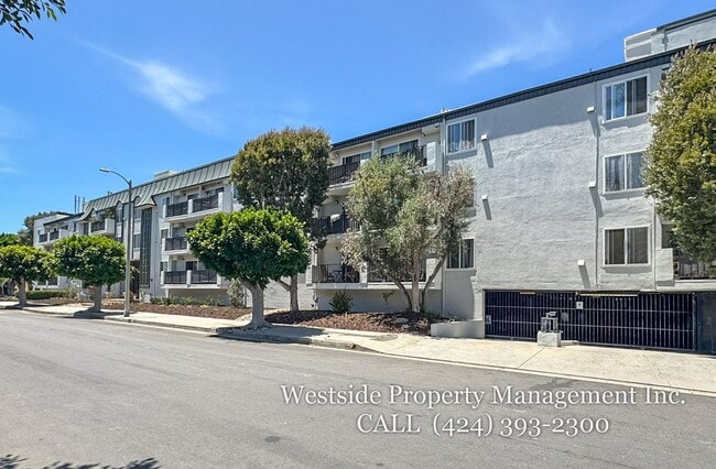 Building Photo - 8163 Redlands St