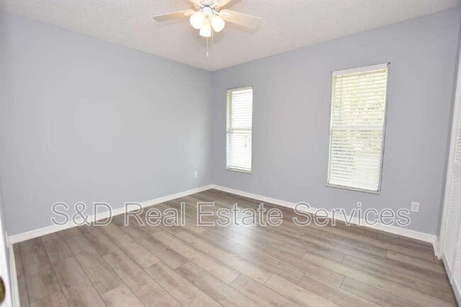 Building Photo - 6305 Christina Groves Cir E