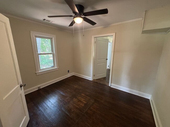 Building Photo - Adorable home in heart of Thomson