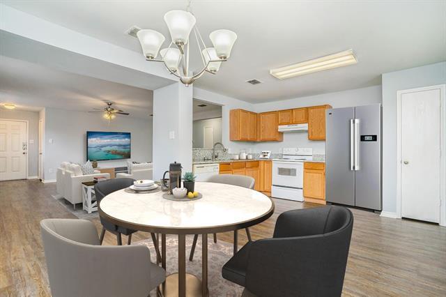 Building Photo - 2421 Gabriel Dr