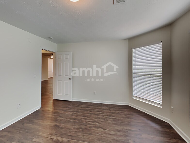 Building Photo - 621 Everlasting Way