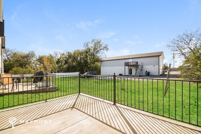 Building Photo - Stunning 3 Bedroom in Lebanon