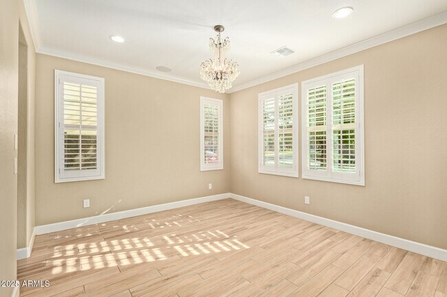 Building Photo - 4322 S Gardenia Dr